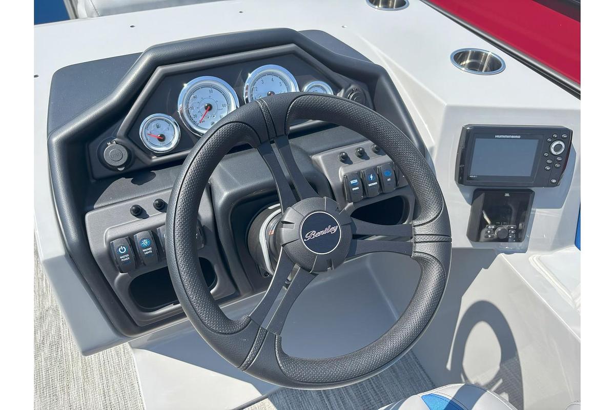 2026 Bentley Pontoons Legacy 200 Swingback