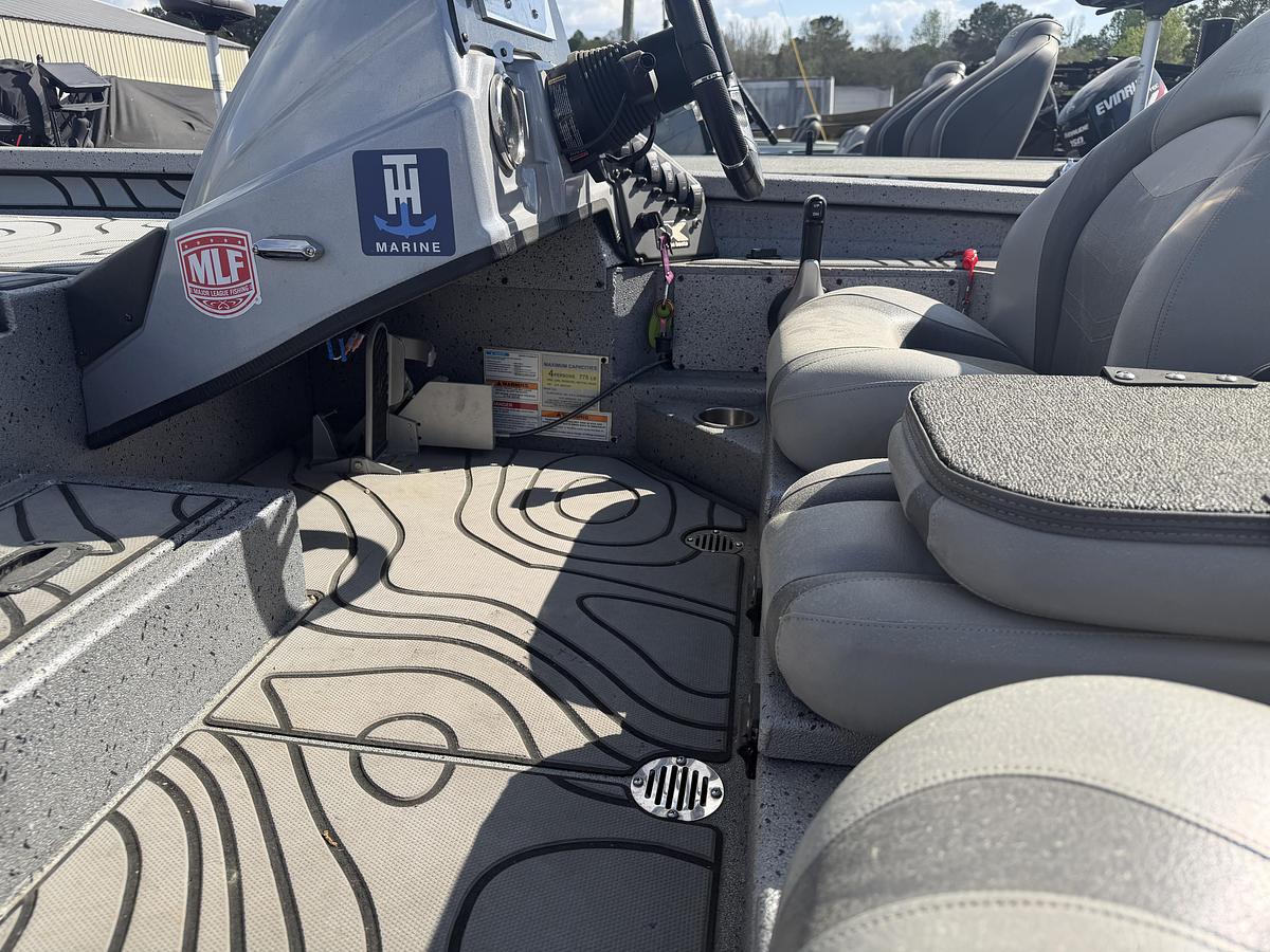 Used 2023 XPRESS X21 PRO