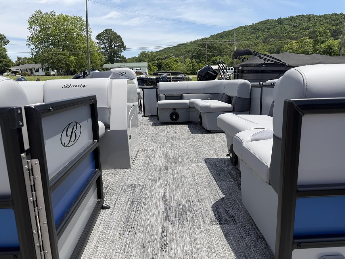 2026 Bentley Pontoons Legacy 200 Cruise