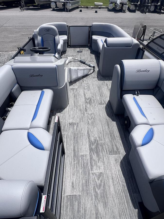 2026 Bentley Pontoons Bolt 223