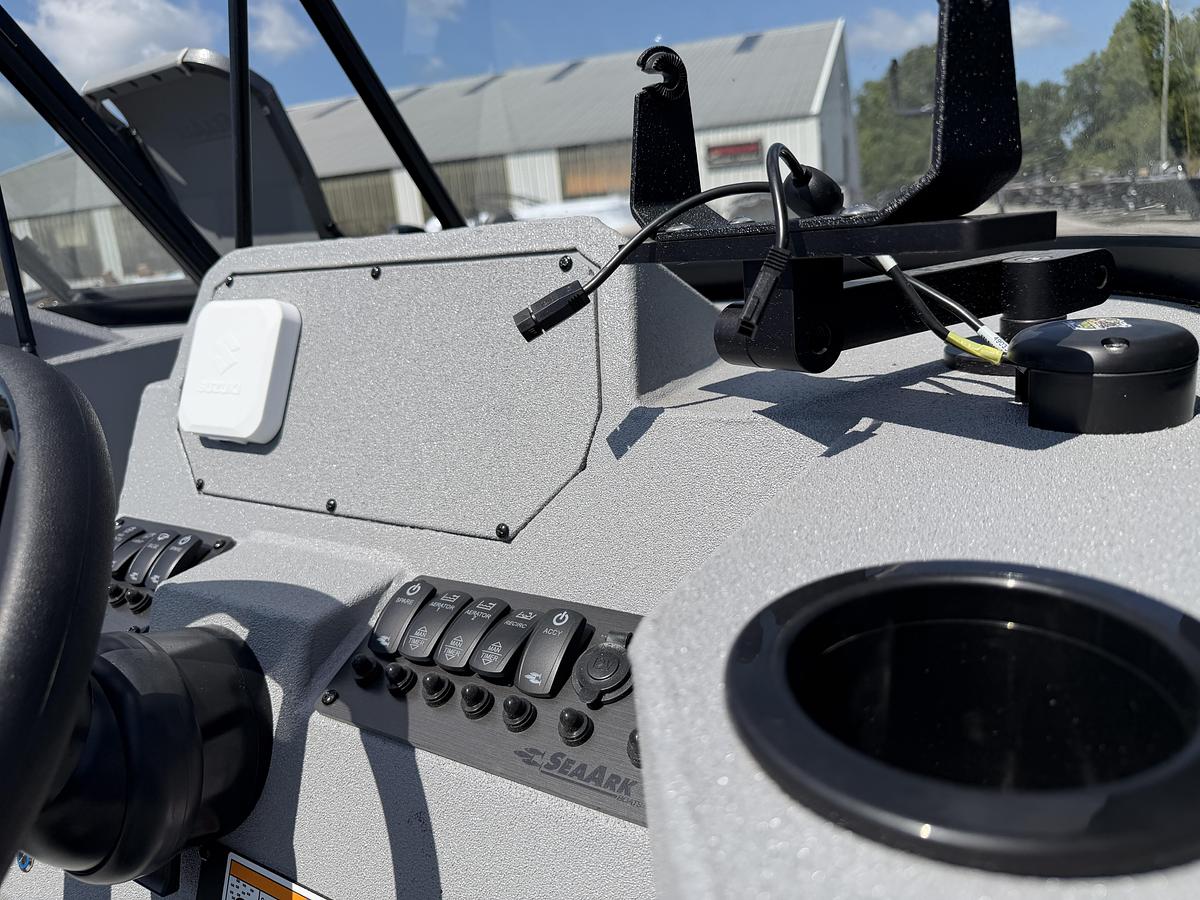 2027 SeaArk ProCat 200