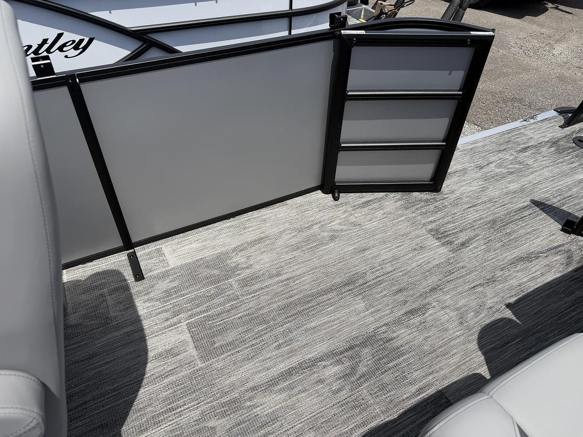 2026 Bentley Pontoons Legacy 200 Cruise