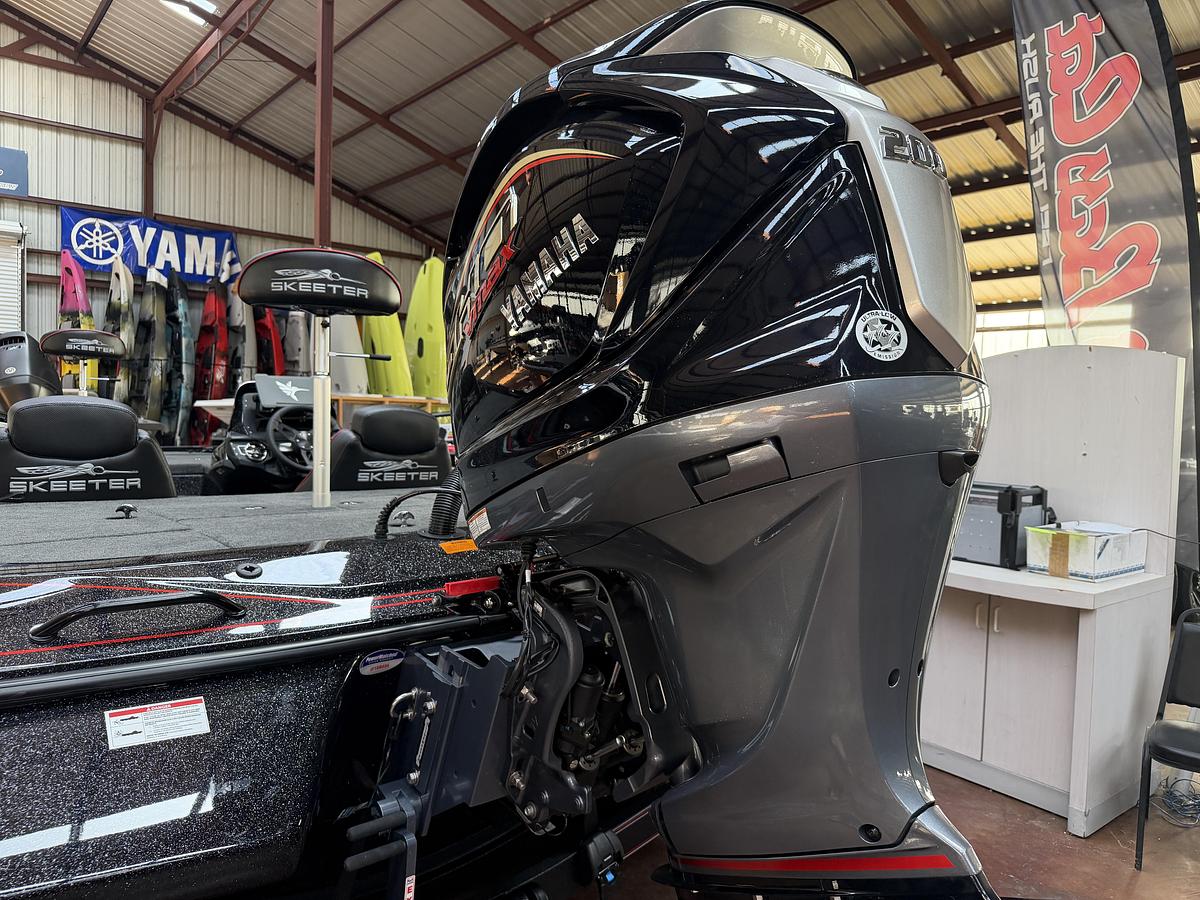 2027 Skeeter ZX200