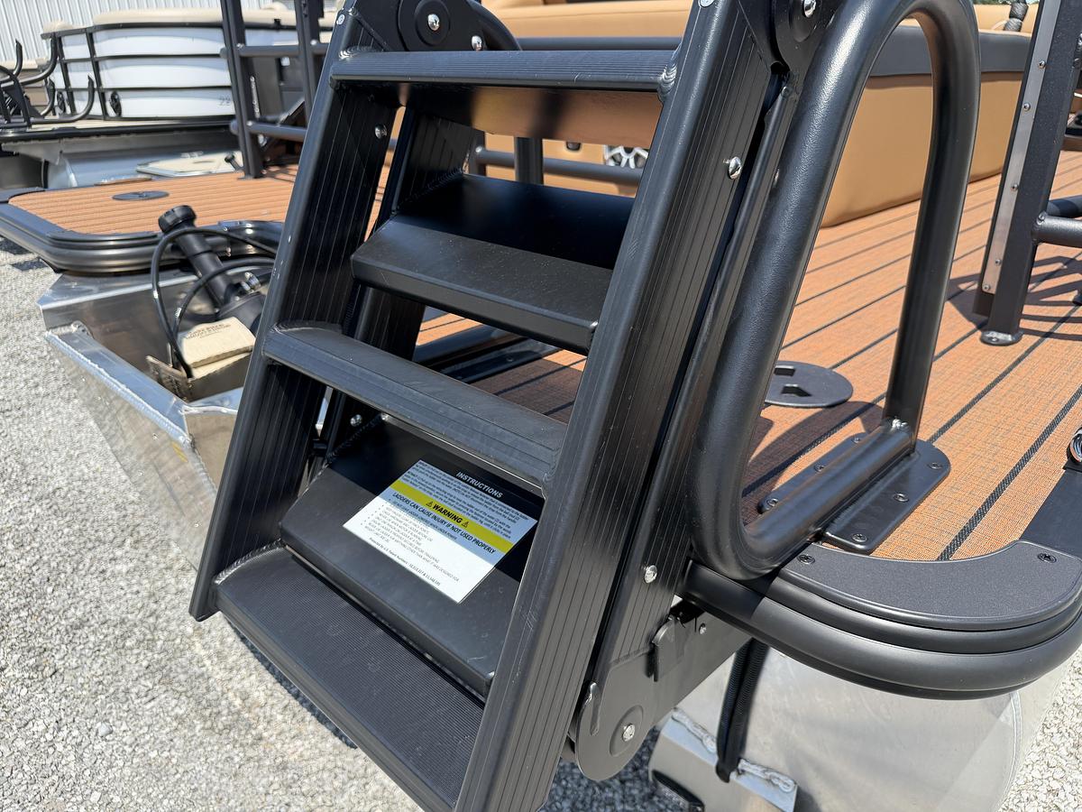 2027 Bentley Pontoons Elite 253 Swingback DC
