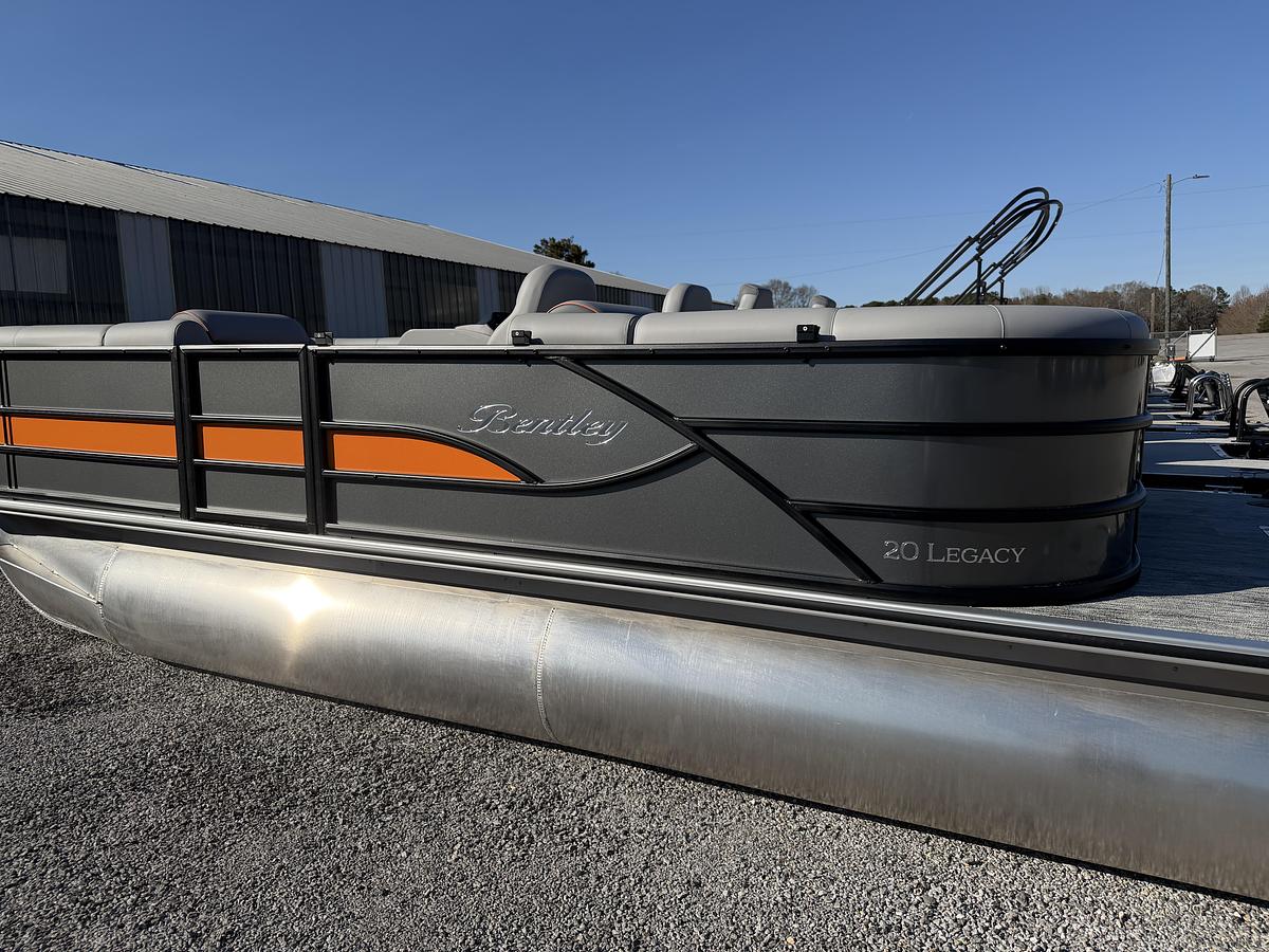 2026 Bentley Pontoons Legacy 200 Navigator