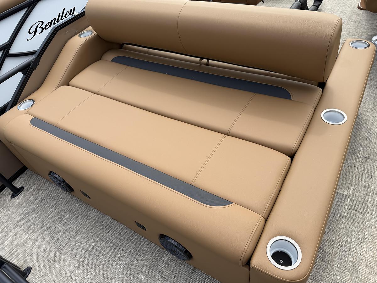 2027 Bentley Pontoons Legacy 223 Swingback
