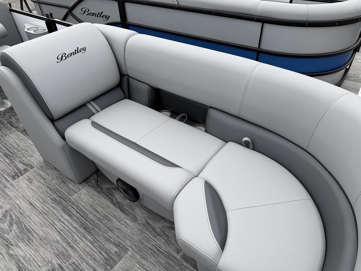 2026 Bentley Pontoons Legacy 223 Navigator