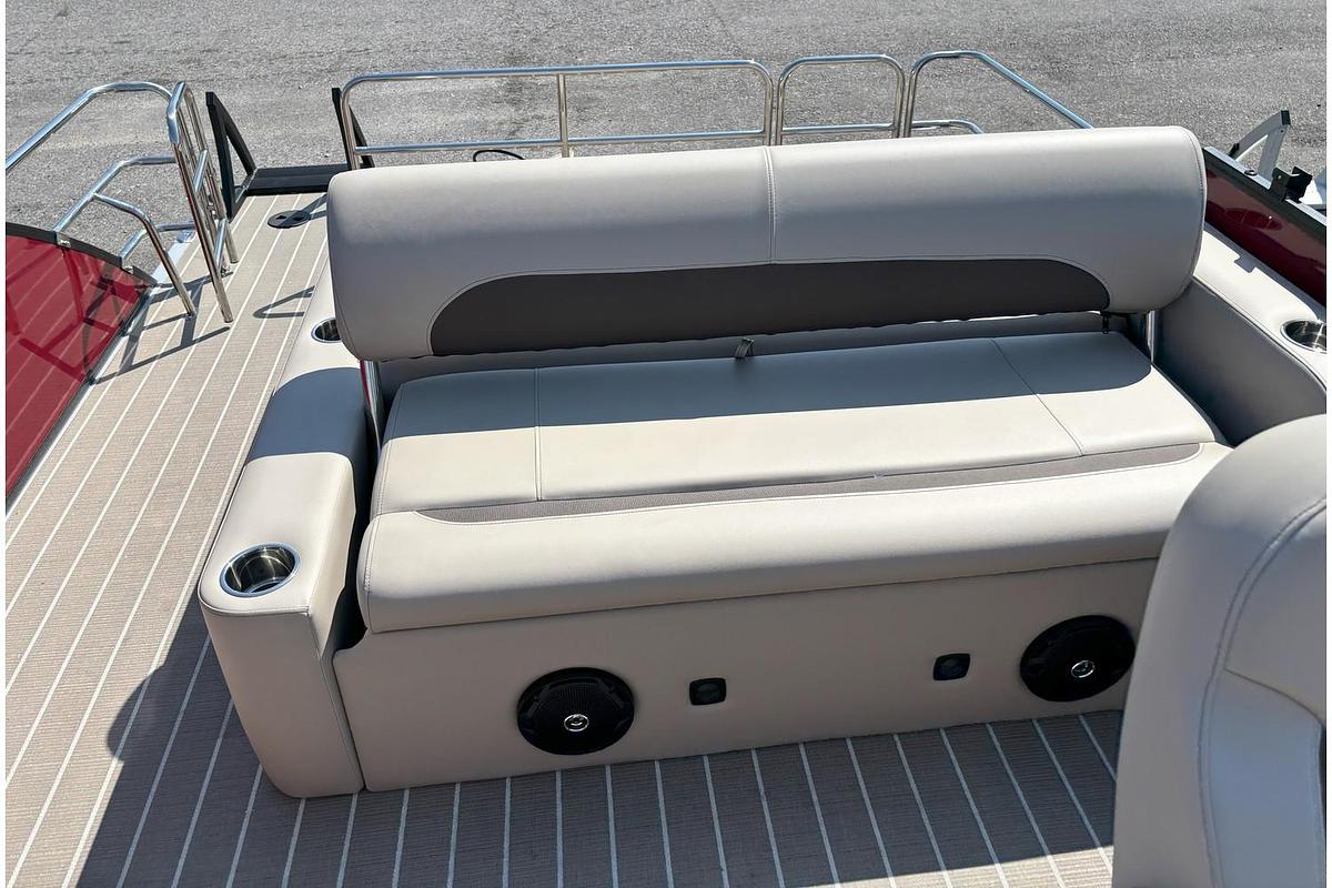 2026 Bentley Pontoons Legacy 223 Swingback