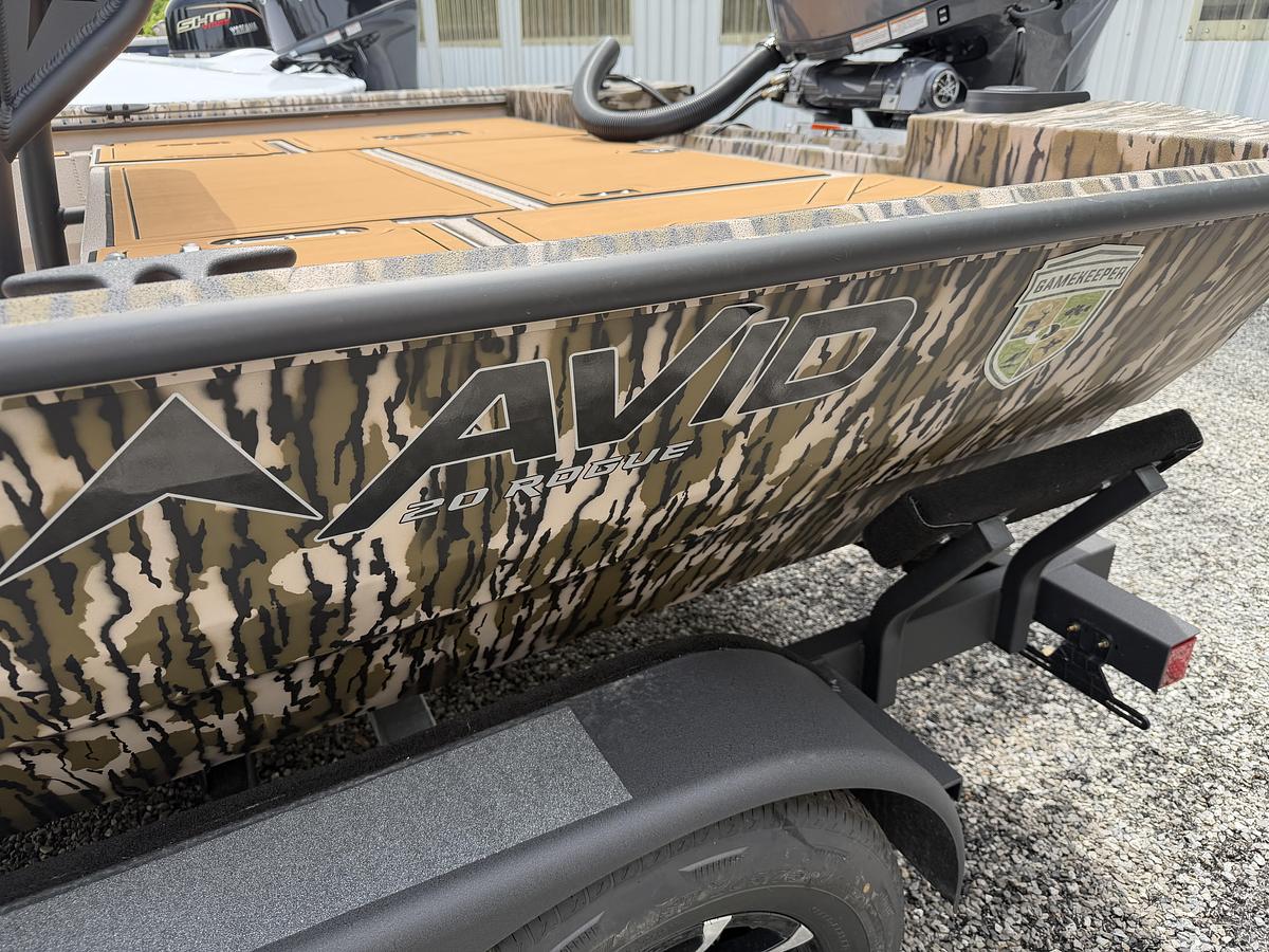 2026 Avid Boats 20CC Rogue
