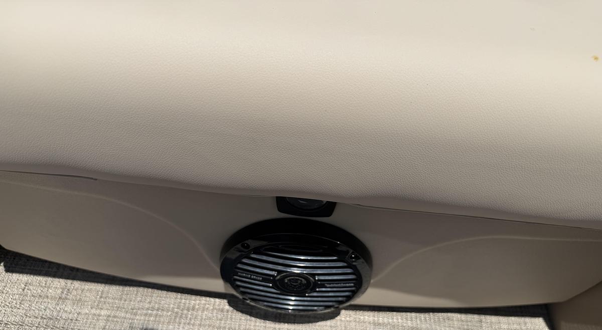 2027 Bentley Pontoons Legacy 223 Navigator