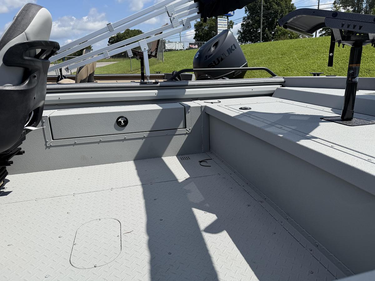 2027 SeaArk ProCat 200