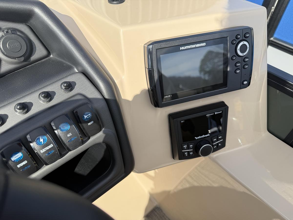 2026 Bentley Pontoons Legacy 223 Navigator