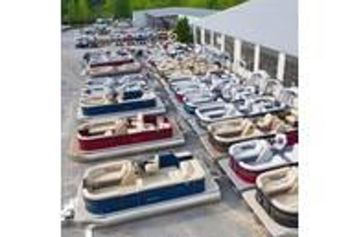 Used 2023 Bentley Pontoons Legacy 200 Navigator