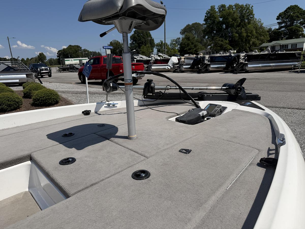 Used 2008 Triton Boats 17 Explorer