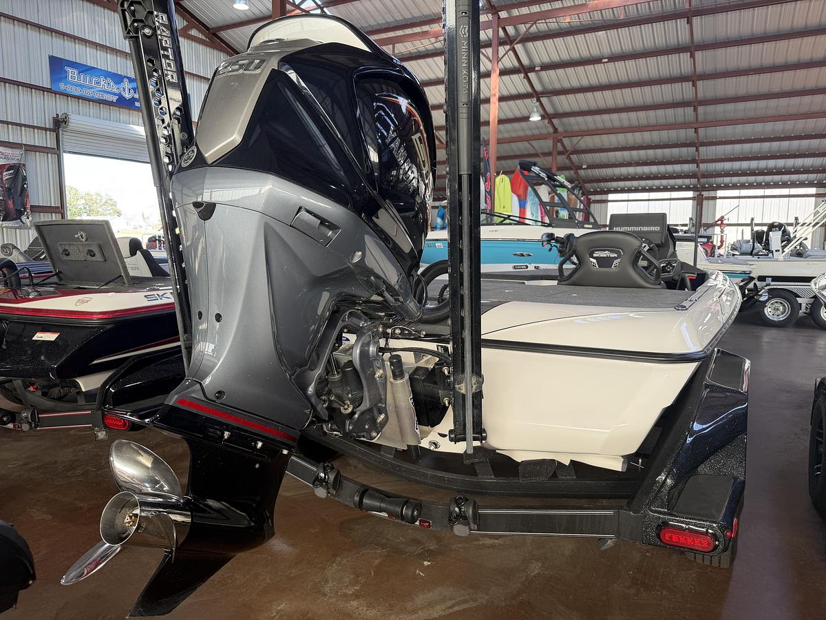 Used 2025 Skeeter FX20LE