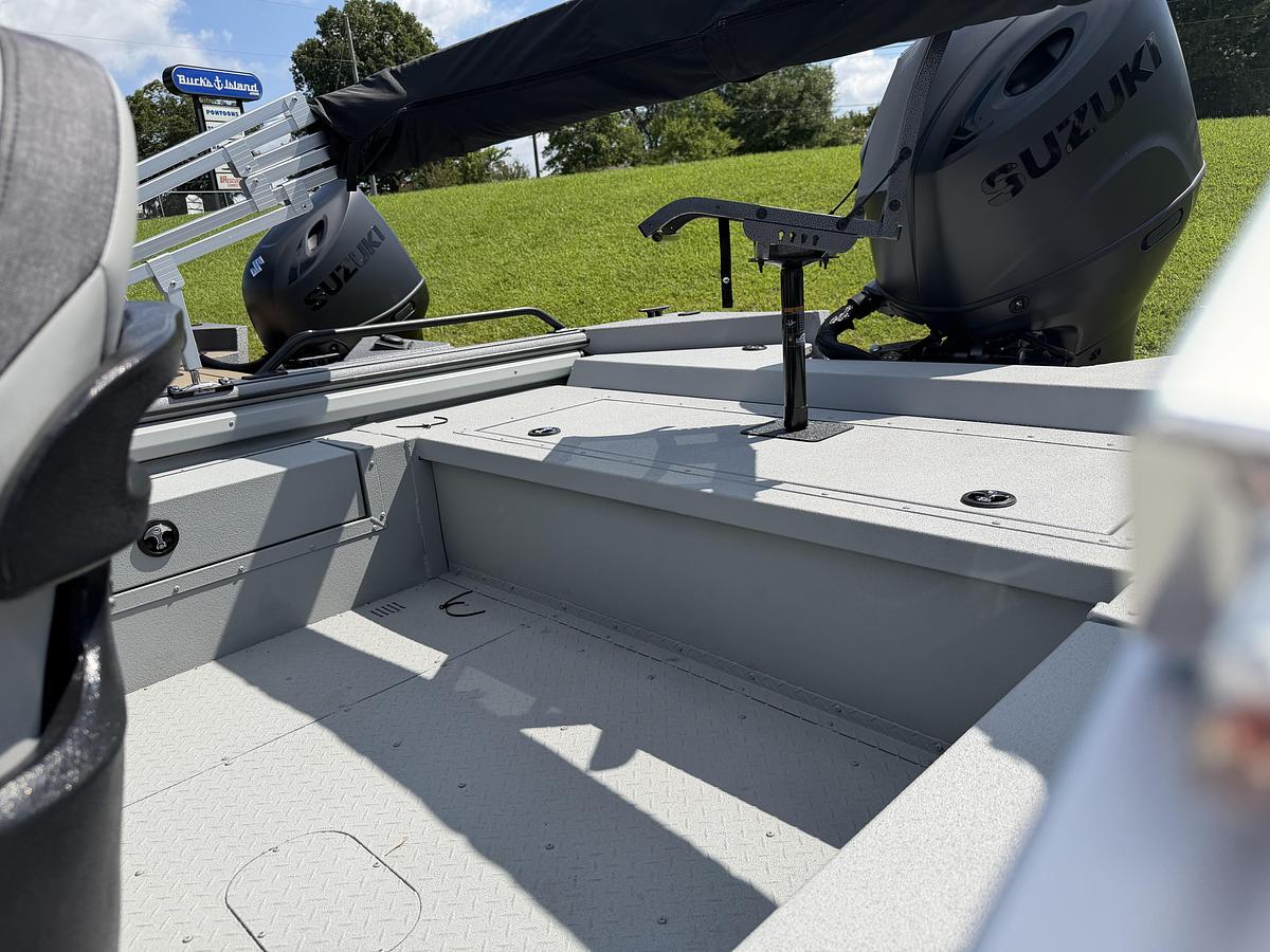 2027 SeaArk ProCat 200