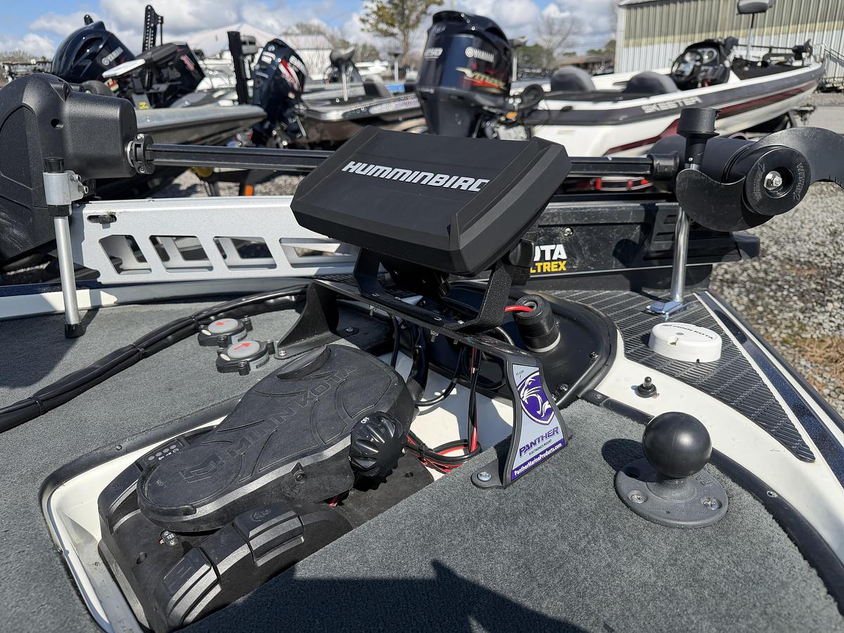 Used 2004 Triton Boats TR196