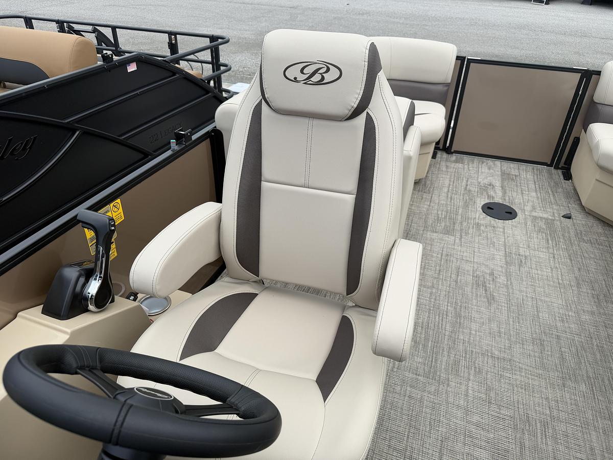 2027 Bentley Pontoons Legacy 223 Navigator