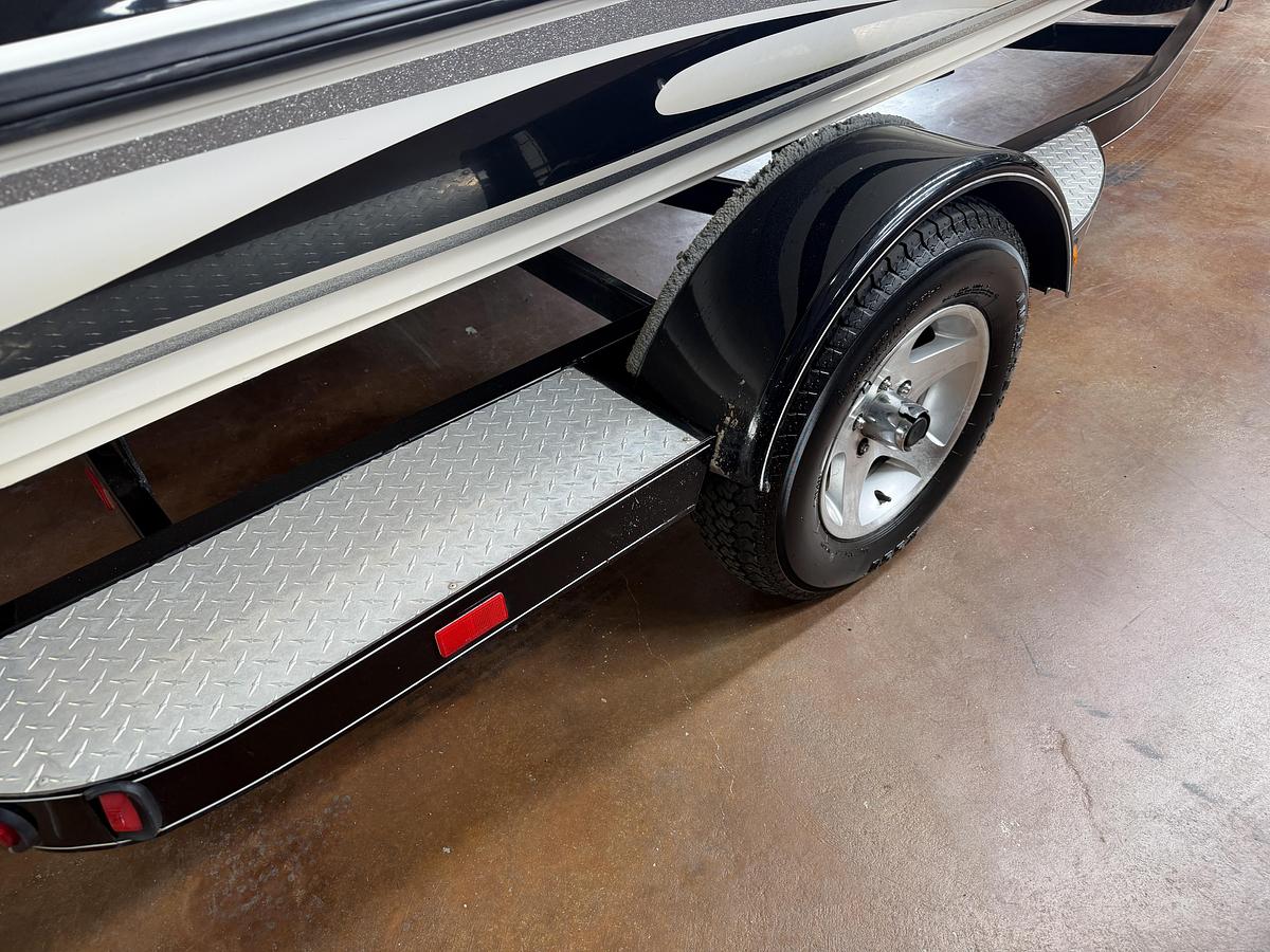 Used 2005 Stratos 294 PRO XL