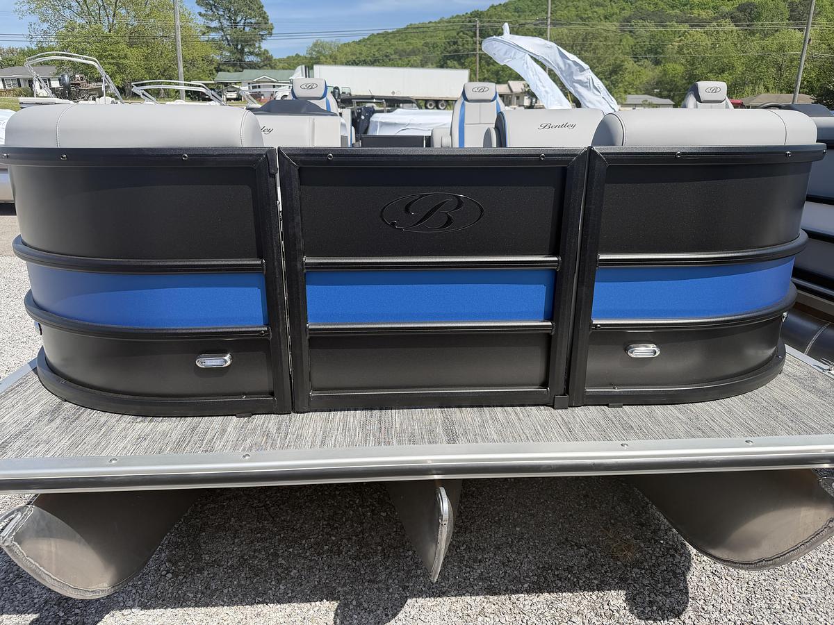 2026 Bentley Pontoons Legacy 223 Navigator