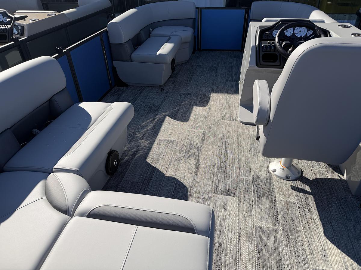 2026 Bentley Pontoons Legacy 200 Cruise