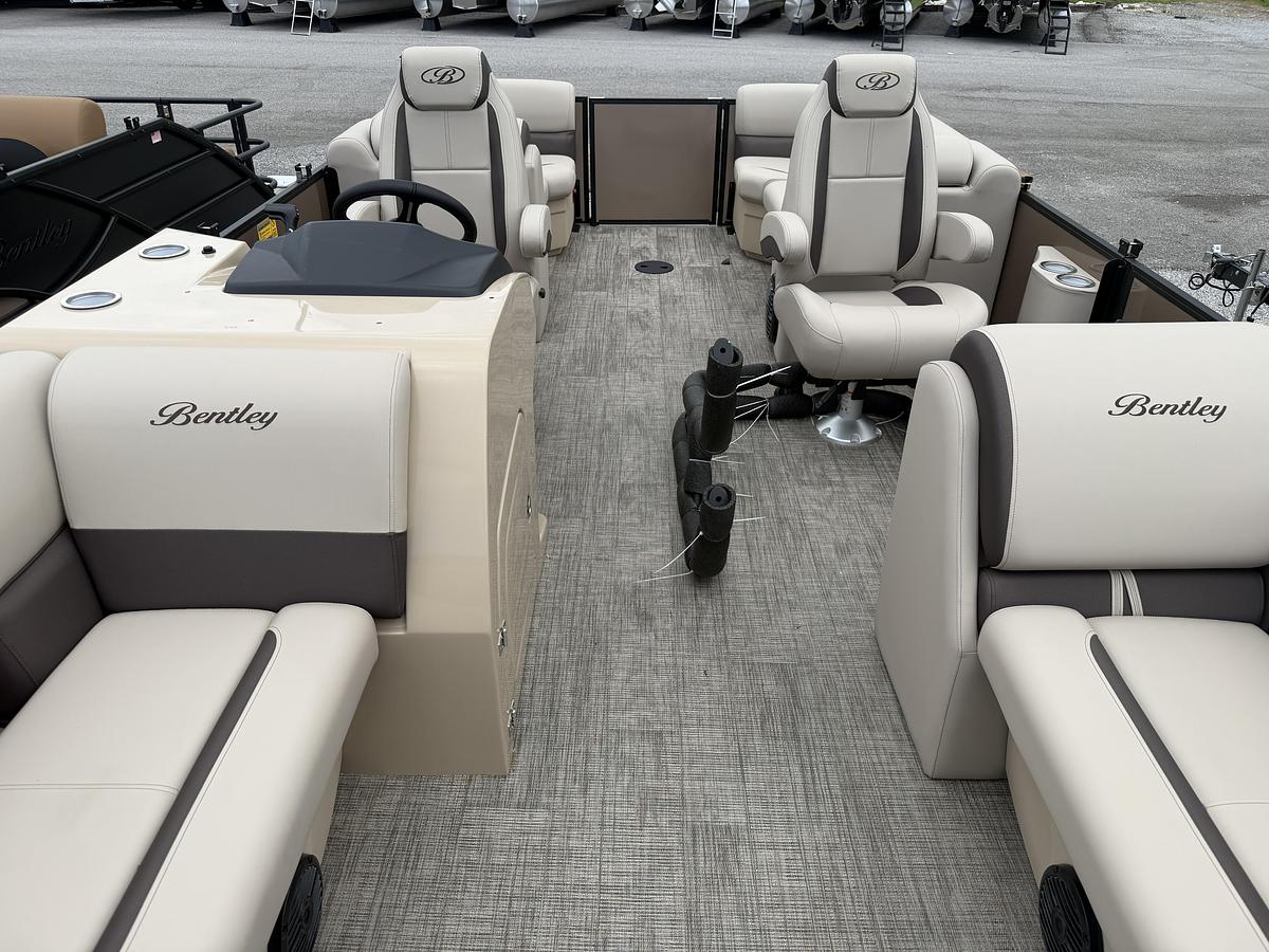 2027 Bentley Pontoons Legacy 223 Navigator