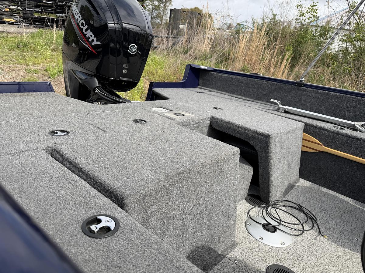 Used 2023 Tracker Pro-Guide V175