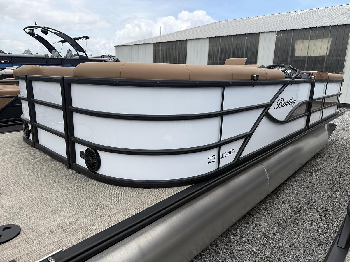 2027 Bentley Pontoons Legacy 223 Navigator