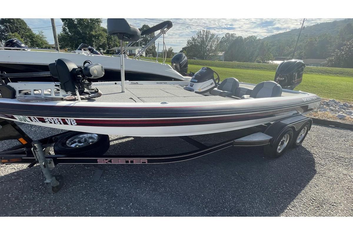 Used 2011 Skeeter ZX225
