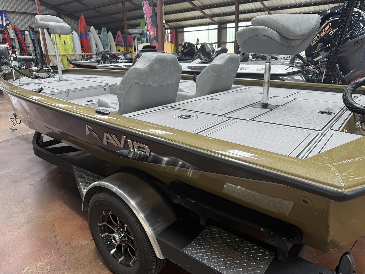 Used 2024 Avid Boats 18XC