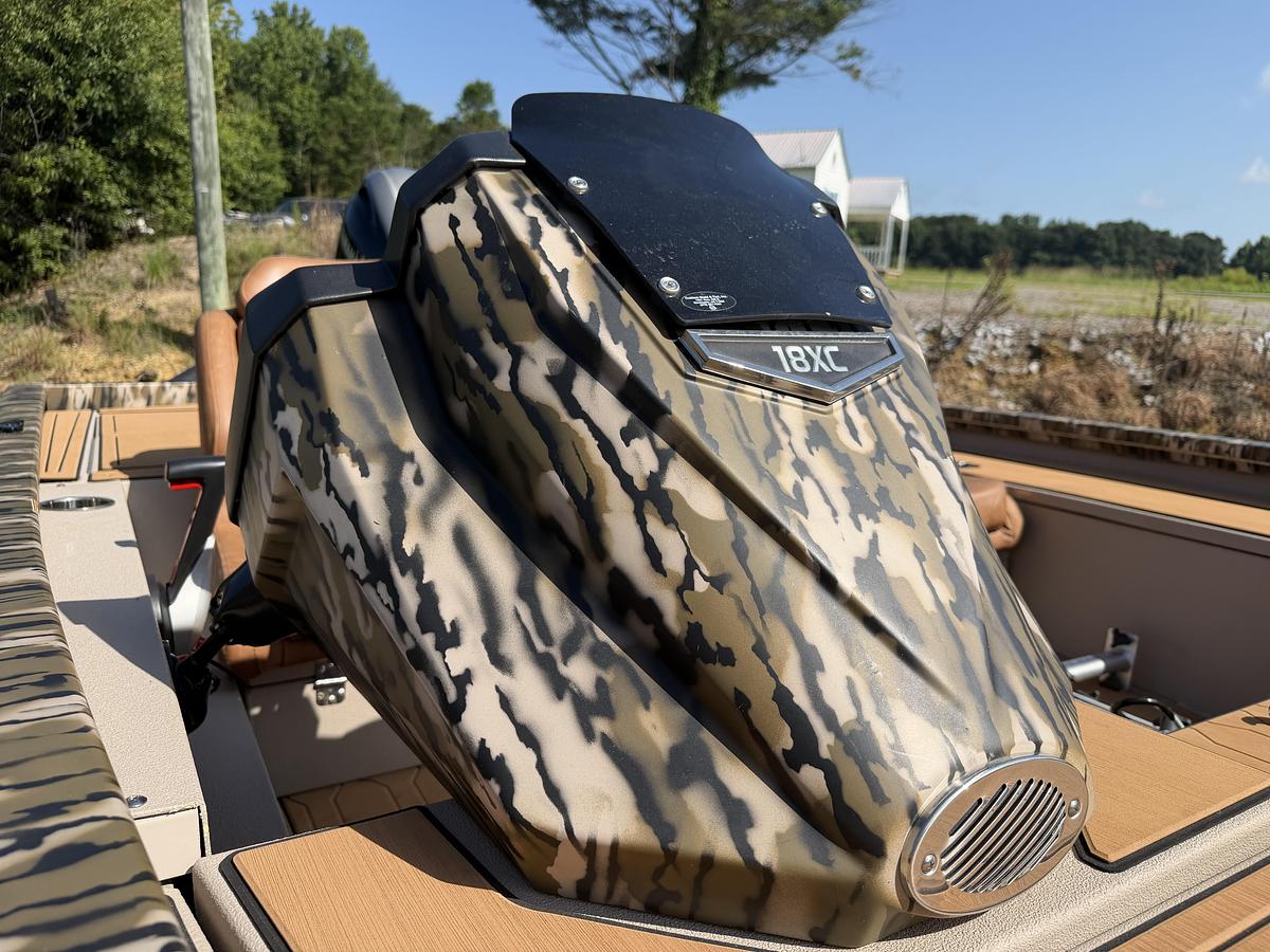 Used 2023 Avid Boats 18XC Crappie