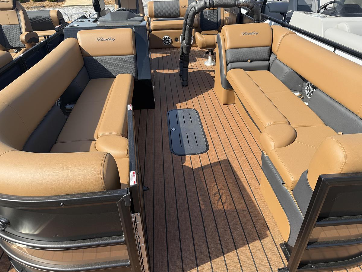 2026 Bentley Pontoons Elite 253 DC Swingback