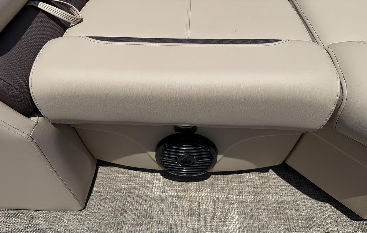 2027 Bentley Pontoons Legacy 223 Navigator