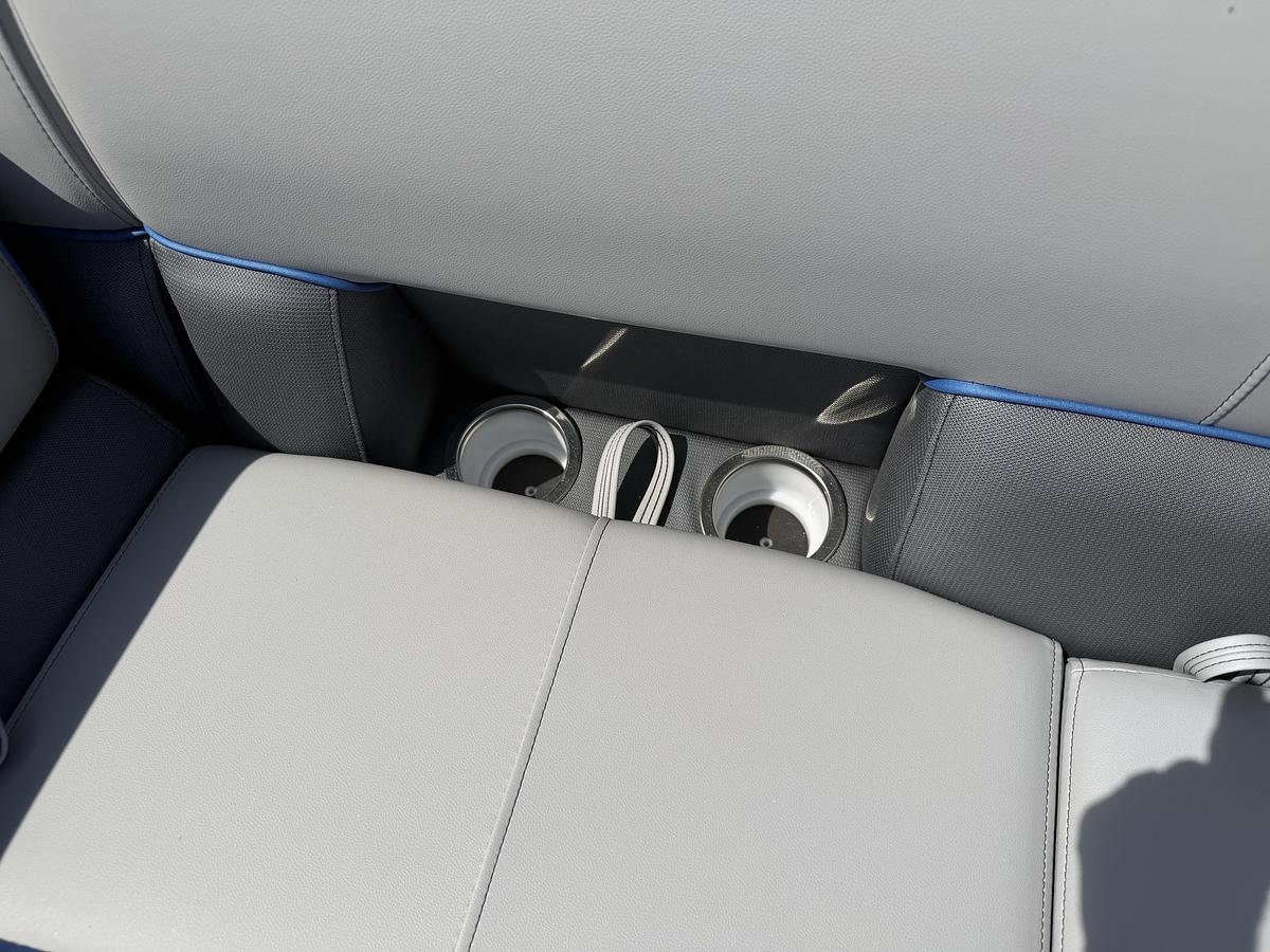 2026 Bentley Pontoons Legacy 223 Navigator