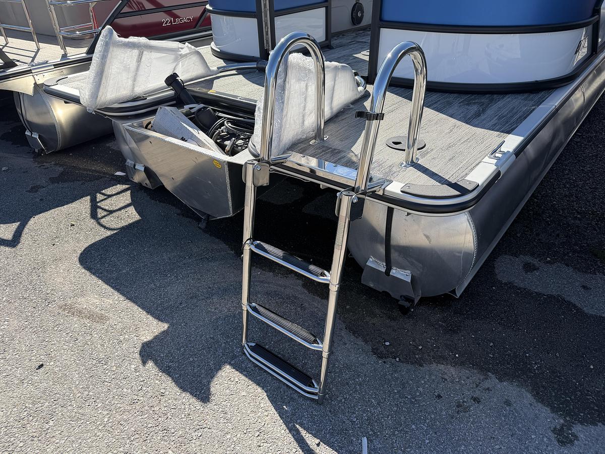 2026 Bentley Pontoons Bentley Bolt 200