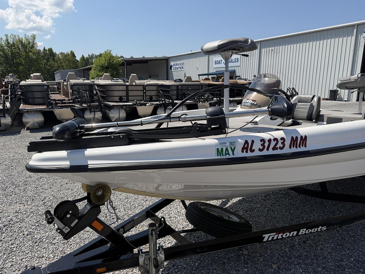 Used 2008 Triton Boats 17 Explorer
