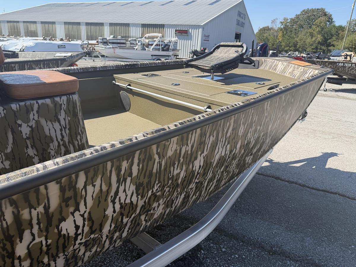 2027 Avid Boats 18CC Rogue