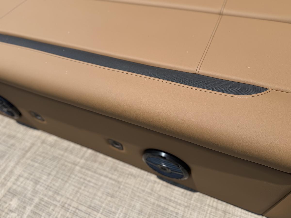 2027 Bentley Pontoons Legacy 223 Swingback