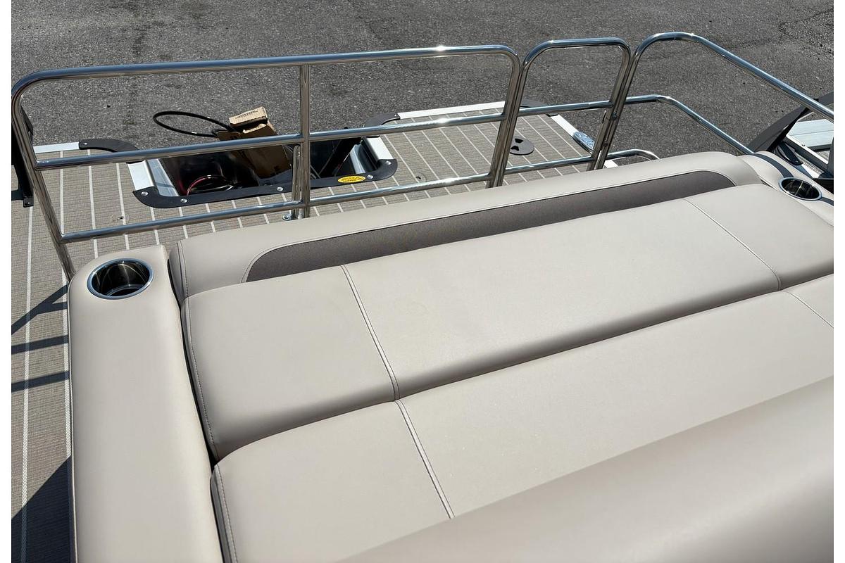 2026 Bentley Pontoons Legacy 223 Swingback