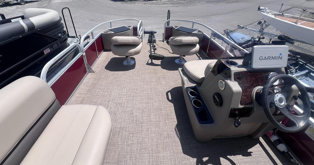 Used 2021 SunTracker Bass Buggy 18