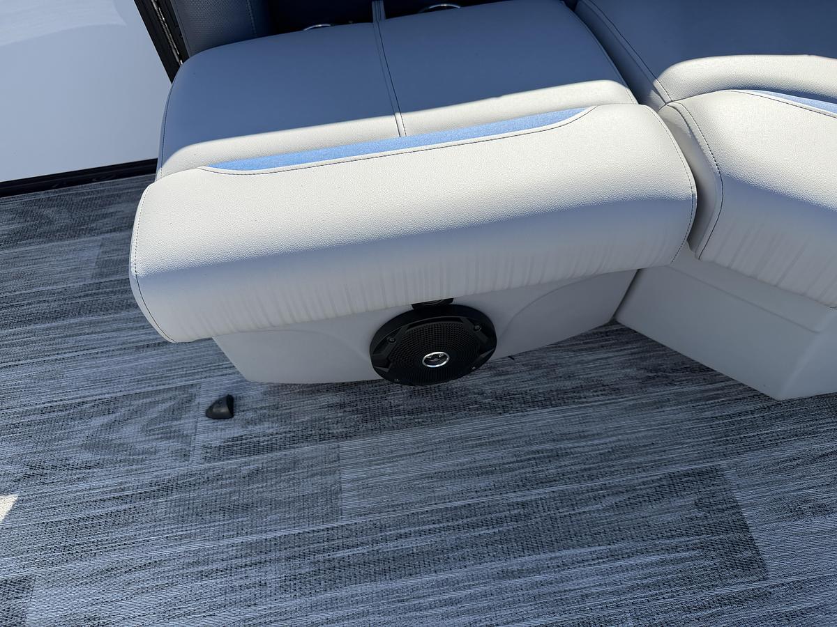 2026 Bentley Pontoons Bentley Bolt 200