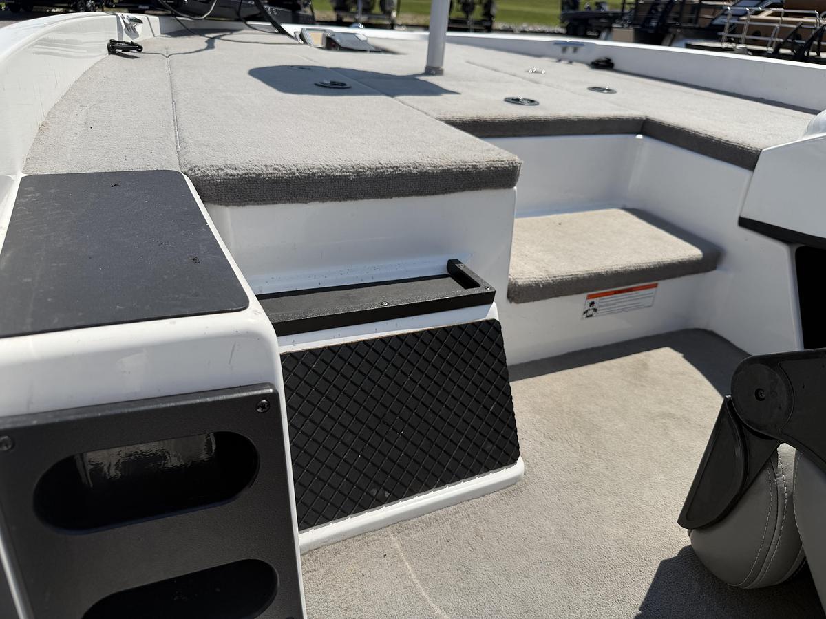 Used 2008 Triton Boats 17 Explorer