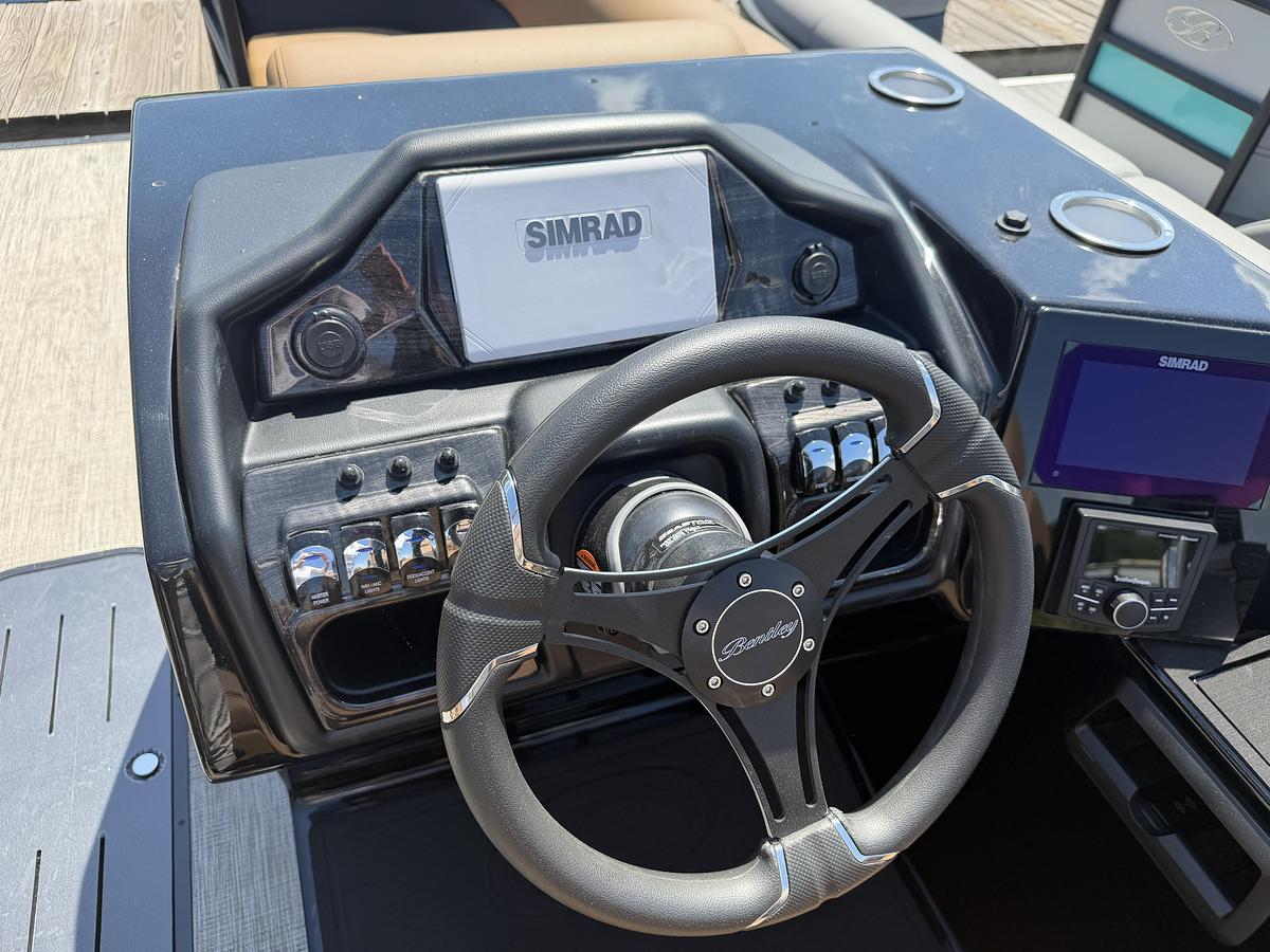 2026 Bentley Pontoons Elite 223 DC Swingback