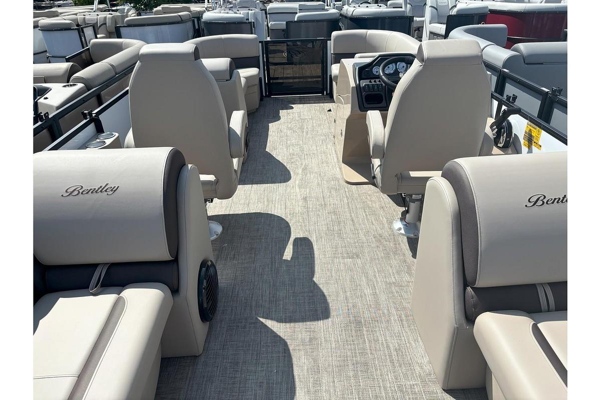 2026 Bentley Pontoons Legacy 223 Navigator