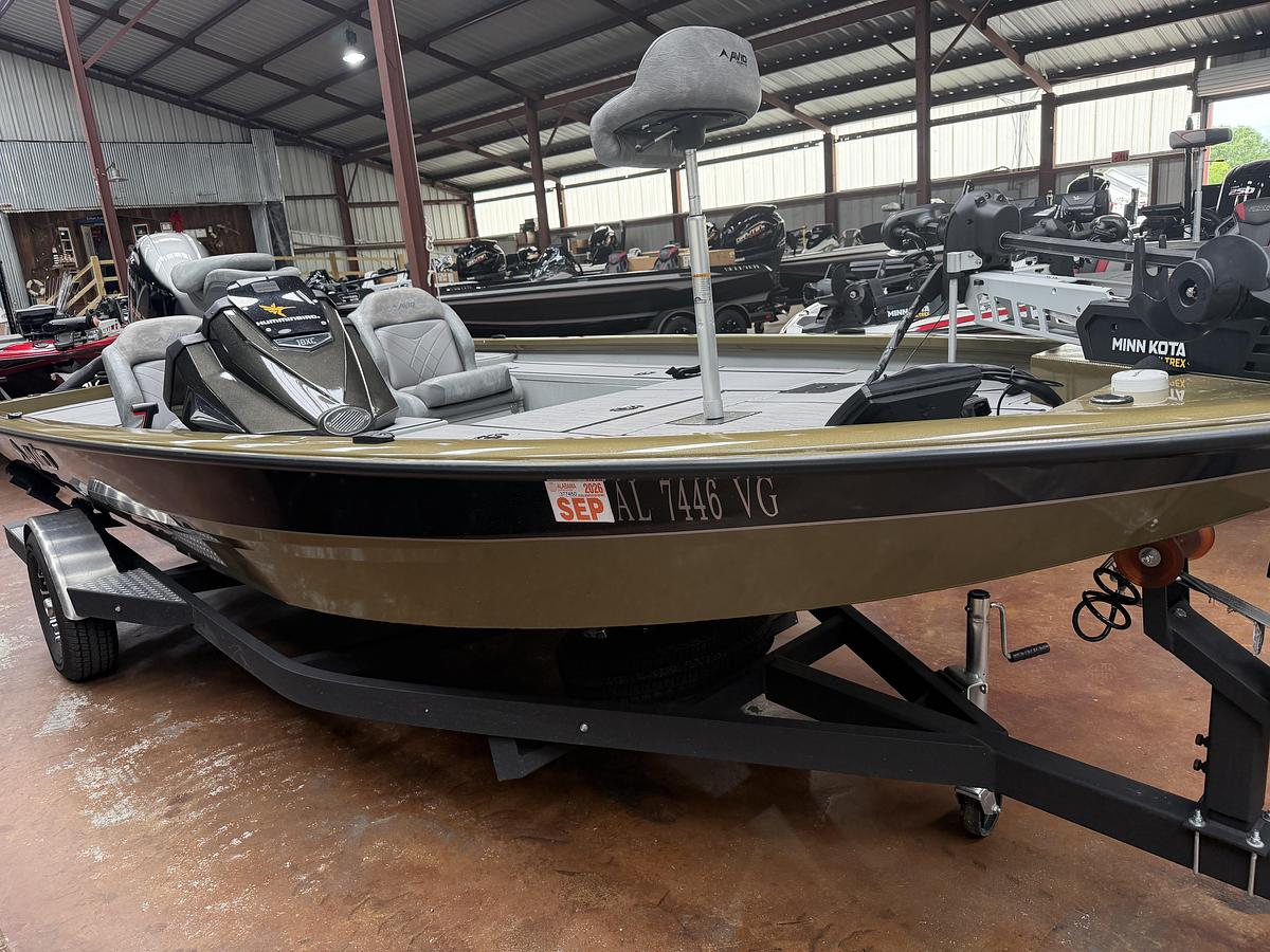 Used 2024 Avid Boats 18XC