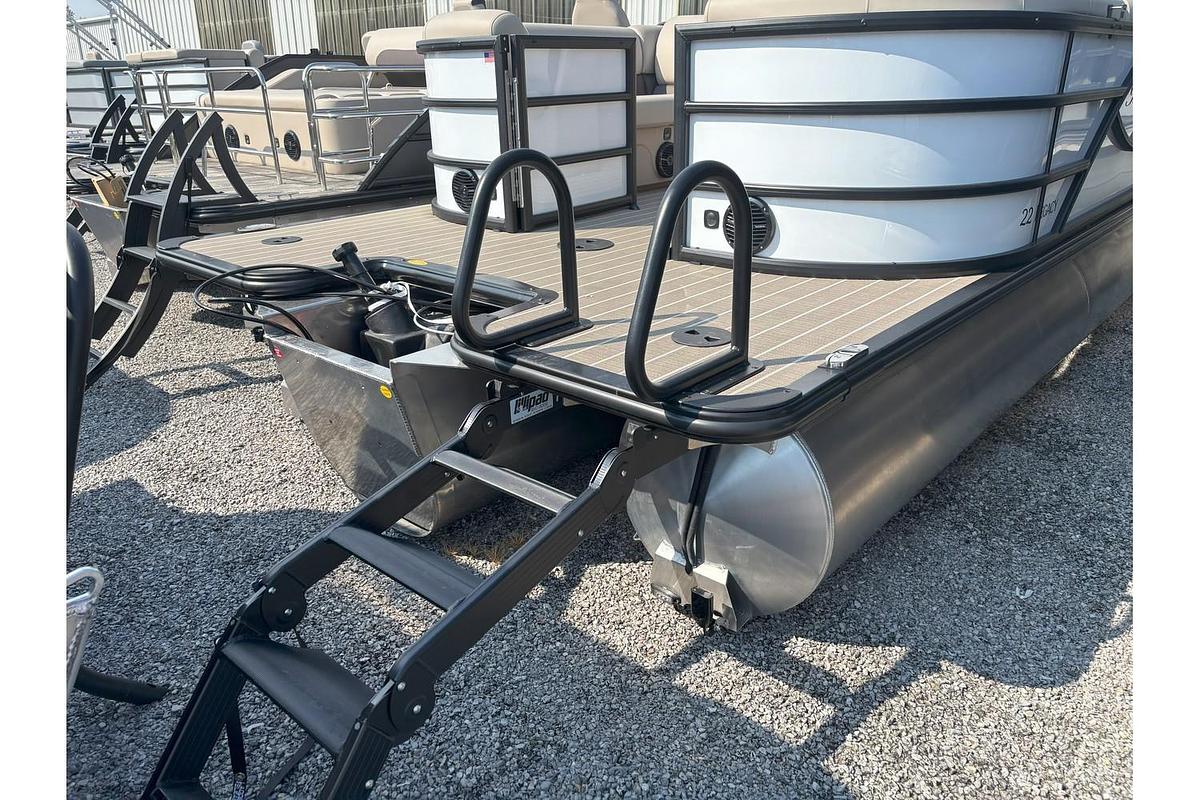 2026 Bentley Pontoons Legacy 223 DL Navigator