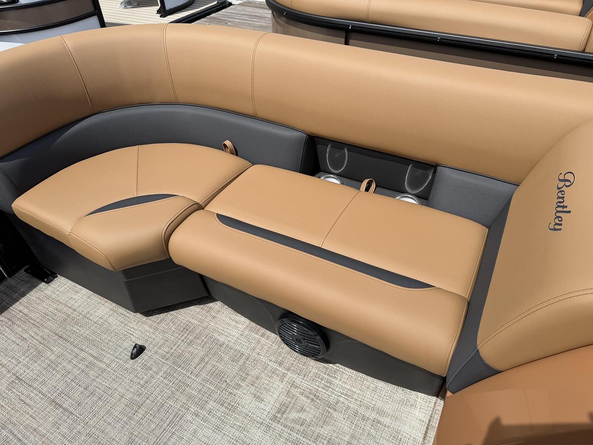 2027 Bentley Pontoons Legacy 223 Swingback