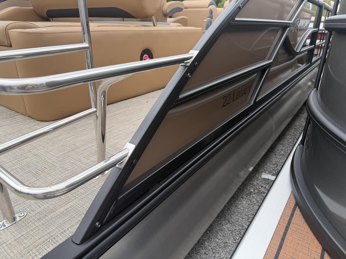 2027 Bentley Pontoons Legacy 223 Swingback