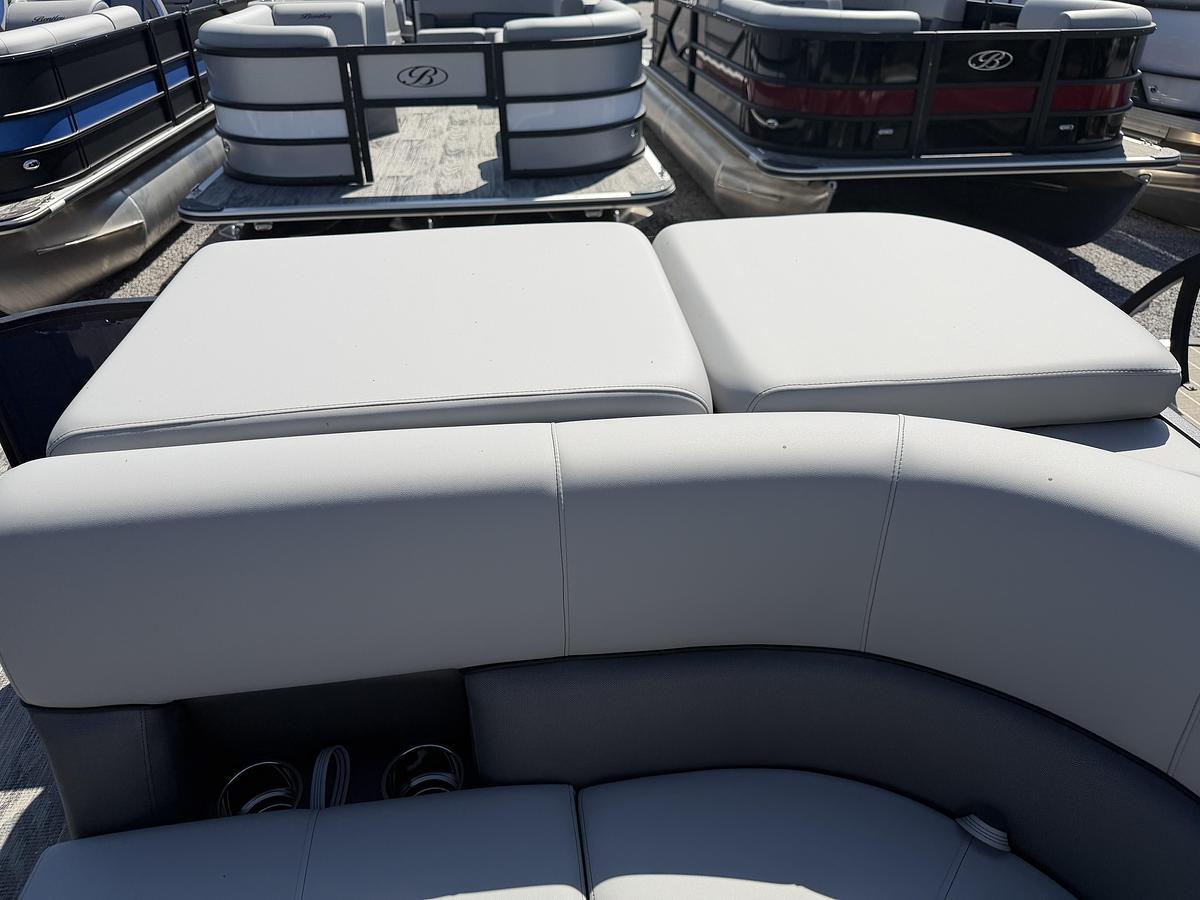 2026 Bentley Pontoons Legacy 200 Cruise