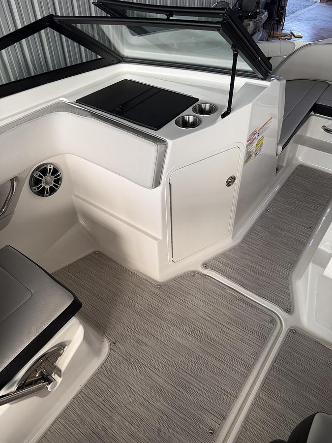 Used 2024 SeaRay SeaRay SPX210